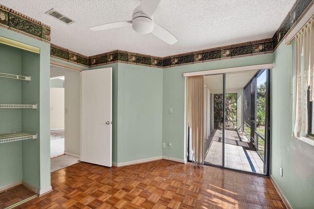 9 Corrie Place, Boynton Beach, FL 33426