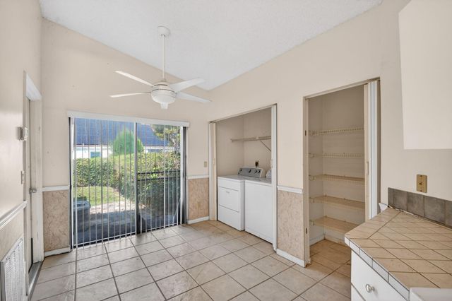 9 Corrie Place, Boynton Beach, FL 33426