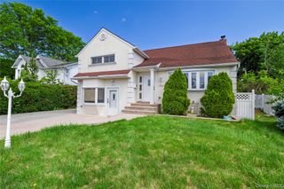 561 Woodbury Road, Plainview, NY 11803