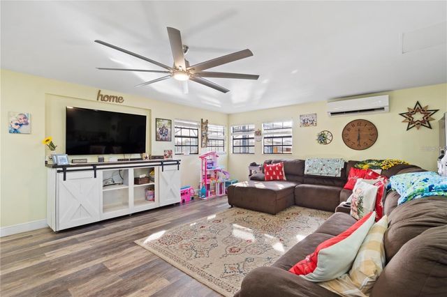 15525 VILLA CITY ROAD, Groveland, FL 34736