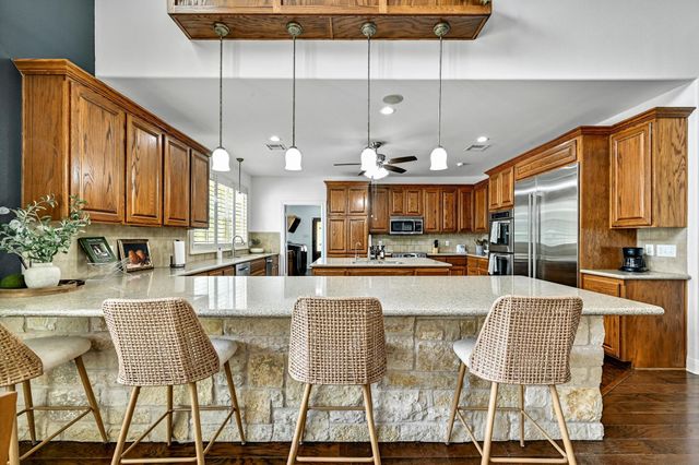 211 Moore LN, Cedar Park, TX 78613