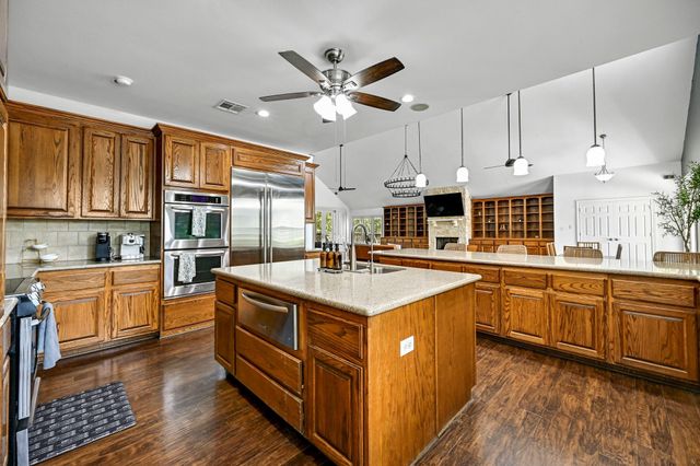 211 Moore LN, Cedar Park, TX 78613