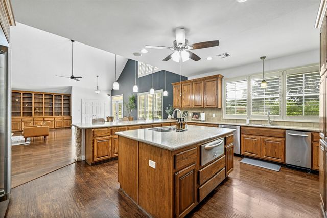 211 Moore LN, Cedar Park, TX 78613