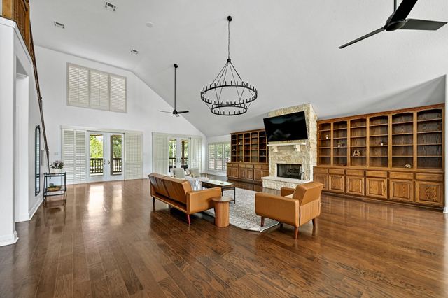 211 Moore LN, Cedar Park, TX 78613