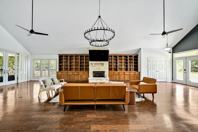 211 Moore LN, Cedar Park, TX 78613