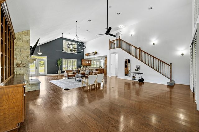 211 Moore LN, Cedar Park, TX 78613