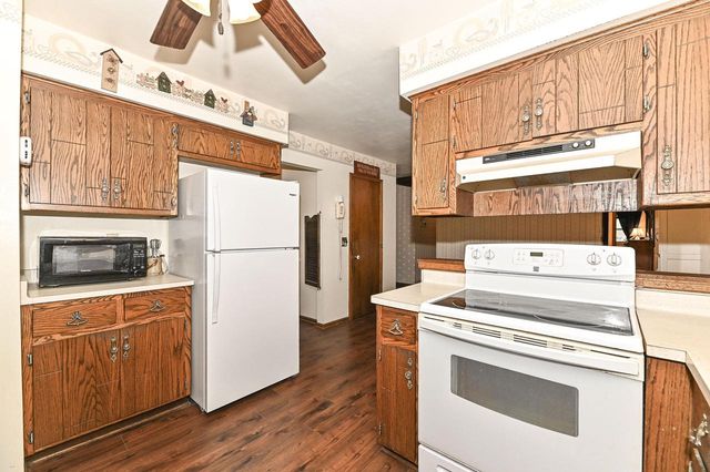 15070 W Mark DRIVE, New Berlin, WI 53151