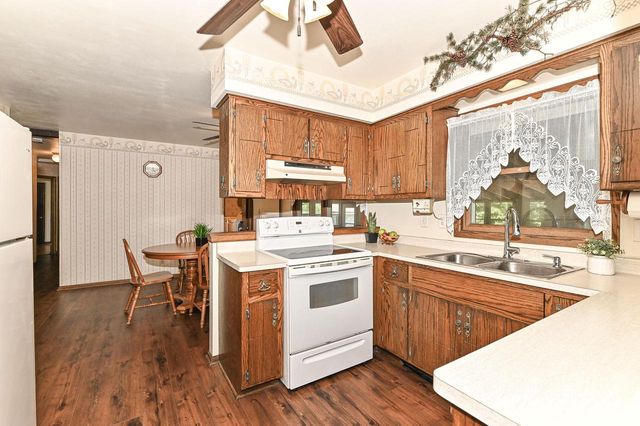15070 W Mark DRIVE, New Berlin, WI 53151