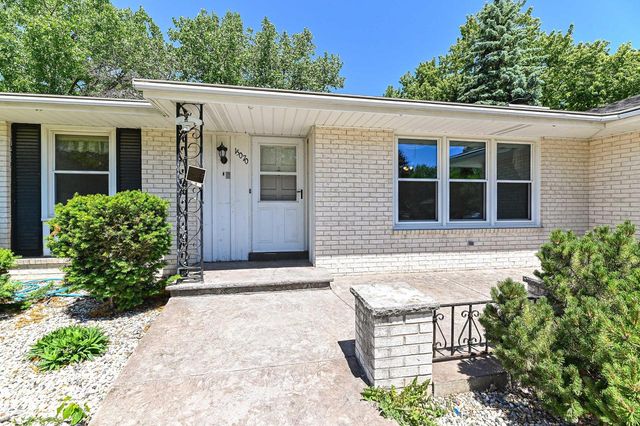 15070 W Mark DRIVE, New Berlin, WI 53151