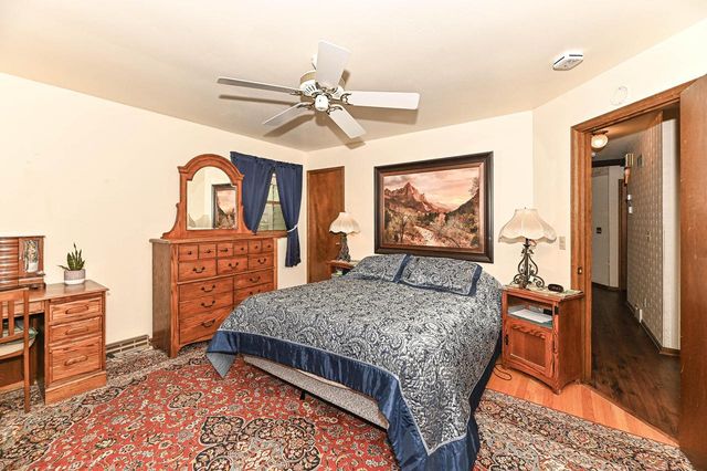 15070 W Mark DRIVE, New Berlin, WI 53151