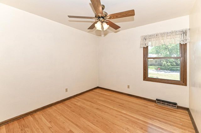 15070 W Mark DRIVE, New Berlin, WI 53151