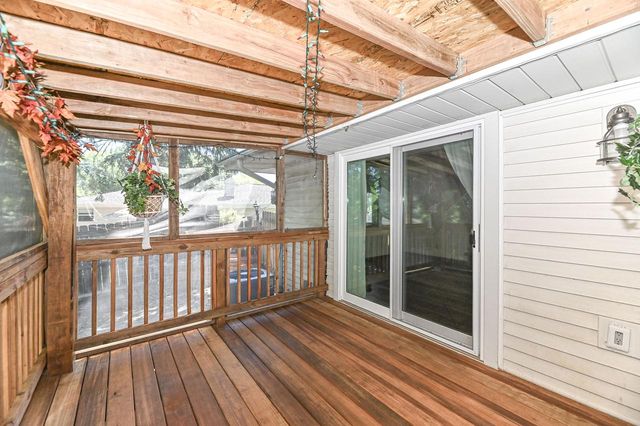 15070 W Mark DRIVE, New Berlin, WI 53151