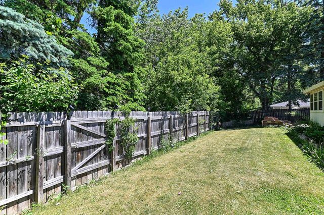 15070 W Mark DRIVE, New Berlin, WI 53151