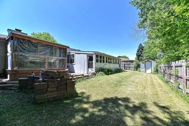 15070 W Mark DRIVE, New Berlin, WI 53151