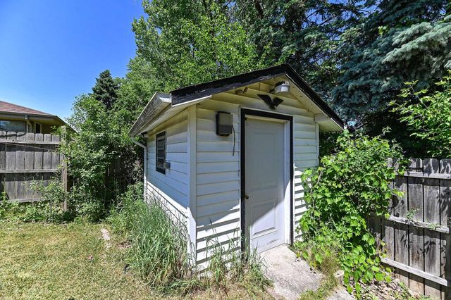 15070 W Mark DRIVE, New Berlin, WI 53151