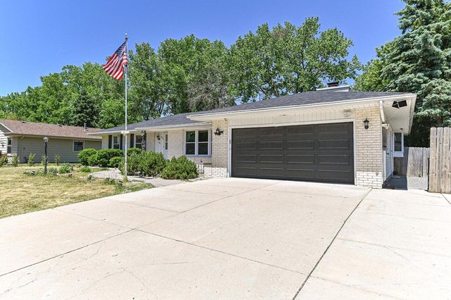 15070 W Mark DRIVE, New Berlin, WI 53151