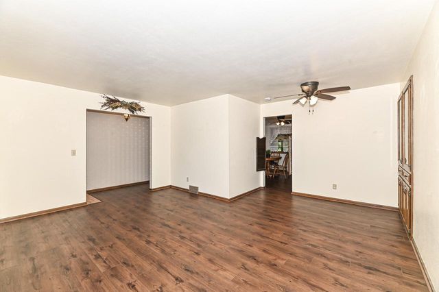 15070 W Mark DRIVE, New Berlin, WI 53151