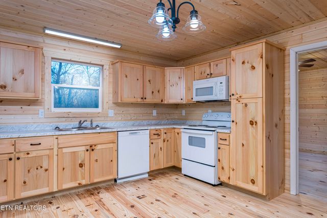 345 Magnolia Drive, Spring City, TN 37381