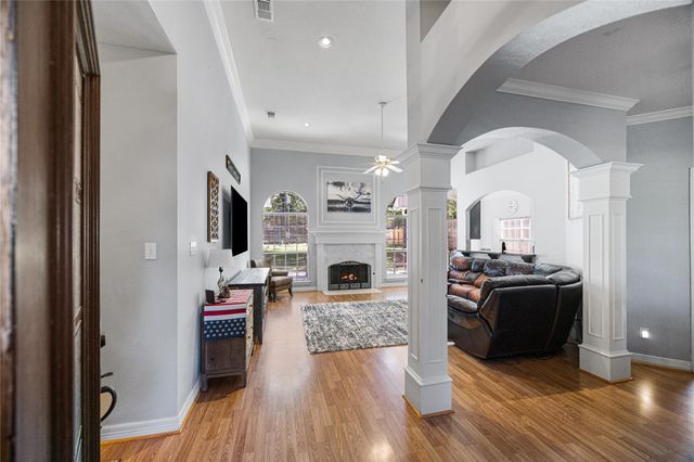 2410 Chantilly Lane, Conroe, TX 77384