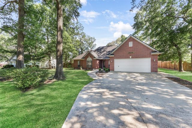 2410 Chantilly Lane, Conroe, TX 77384