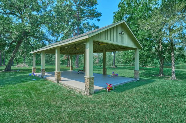 2410 Chantilly Lane, Conroe, TX 77384