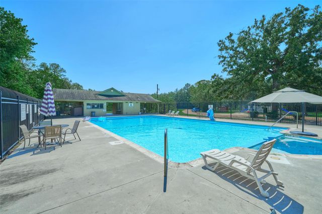 2410 Chantilly Lane, Conroe, TX 77384