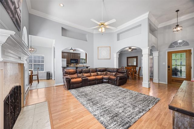 2410 Chantilly Lane, Conroe, TX 77384