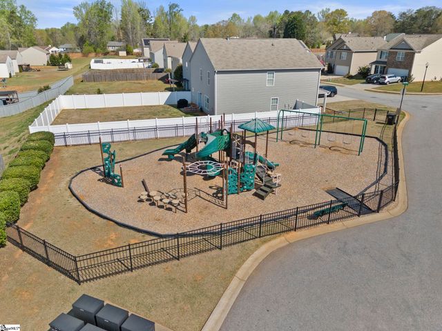 727 Streamside Drive, Piedmont, SC 29673