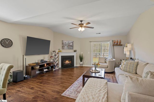 727 Streamside Drive, Piedmont, SC 29673