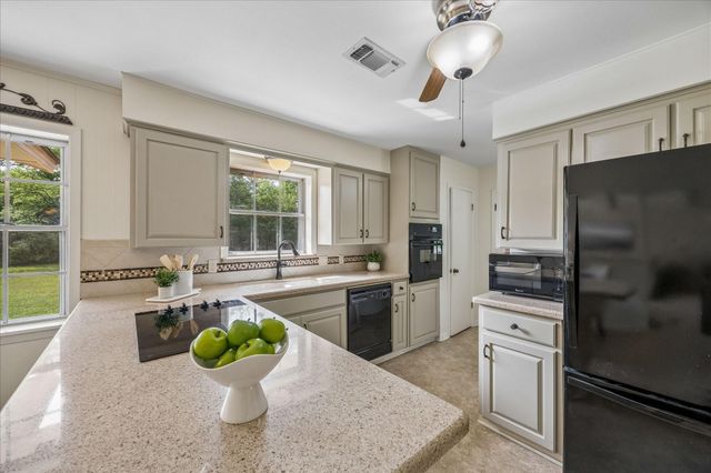 4844 Afton Oaks Drive, College Station, TX 77845
