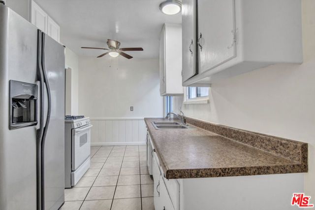 13226 Vanowen Street, North Hollywood (los Angeles), CA 91605