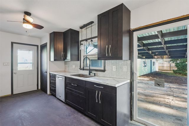 904 E 14th Street S, Newton, IA 50208