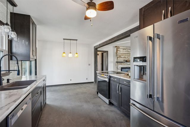 904 E 14th Street S, Newton, IA 50208