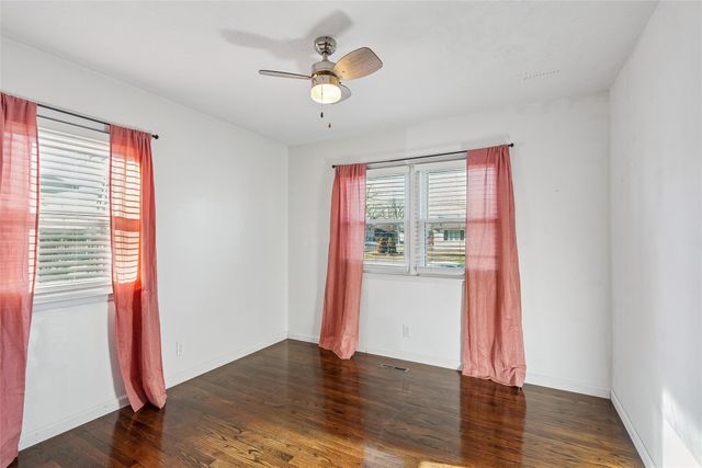 904 E 14th Street S, Newton, IA 50208