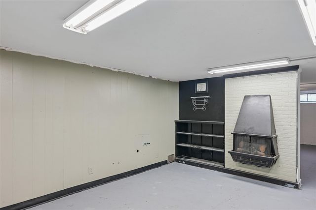 904 E 14th Street S, Newton, IA 50208