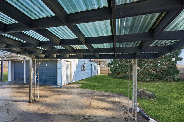 904 E 14th Street S, Newton, IA 50208