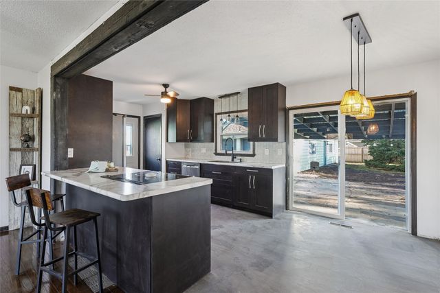 904 E 14th Street S, Newton, IA 50208