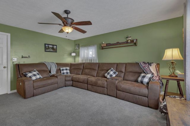 760 Lake Road SE, Lancaster, OH 43130