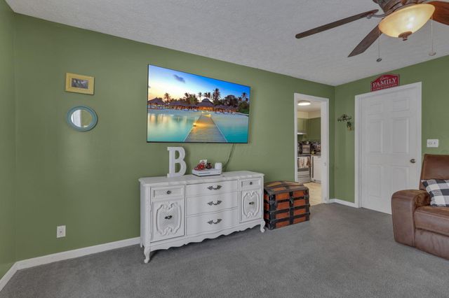 760 Lake Road SE, Lancaster, OH 43130