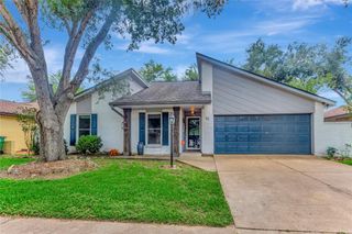 32 Sarita Road, Angleton, TX 77515