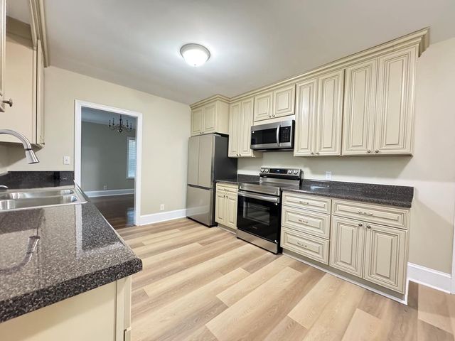 1112 Lakemont Drive, Dalton, GA 30720