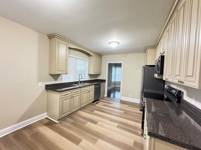 1112 Lakemont Drive, Dalton, GA 30720
