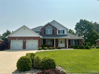 1724 Shadow Ridge, Columbia, IL 62236