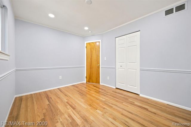 31906 Cambridge Street, Garden City, MI 48135