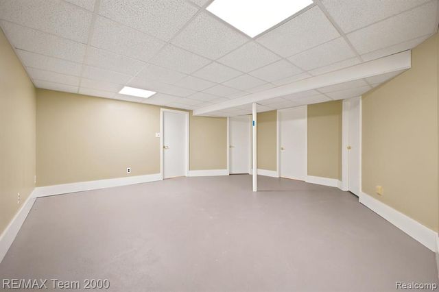 31906 Cambridge Street, Garden City, MI 48135