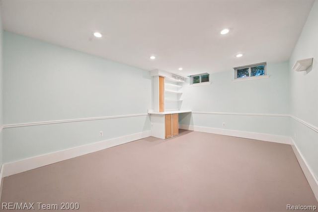 31906 Cambridge Street, Garden City, MI 48135