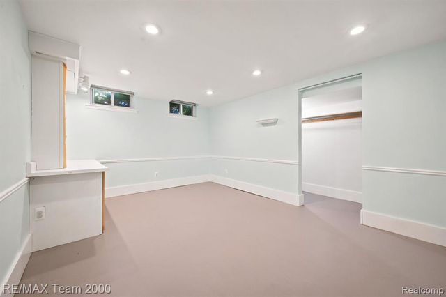 31906 Cambridge Street, Garden City, MI 48135