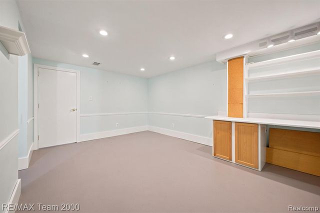 31906 Cambridge Street, Garden City, MI 48135