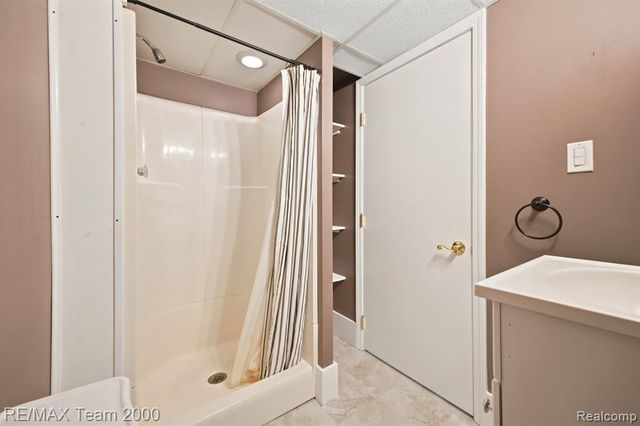 31906 Cambridge Street, Garden City, MI 48135