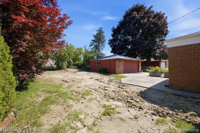 31906 Cambridge Street, Garden City, MI 48135